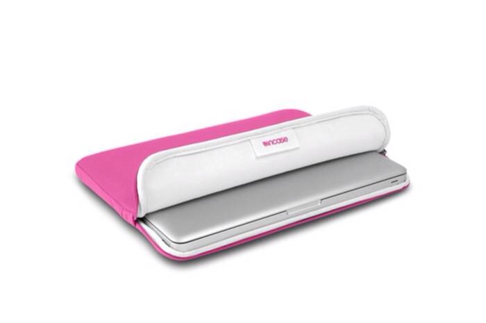 New Incase Neoprene Slim Sleeve MacBook Pro 15" - Pink 