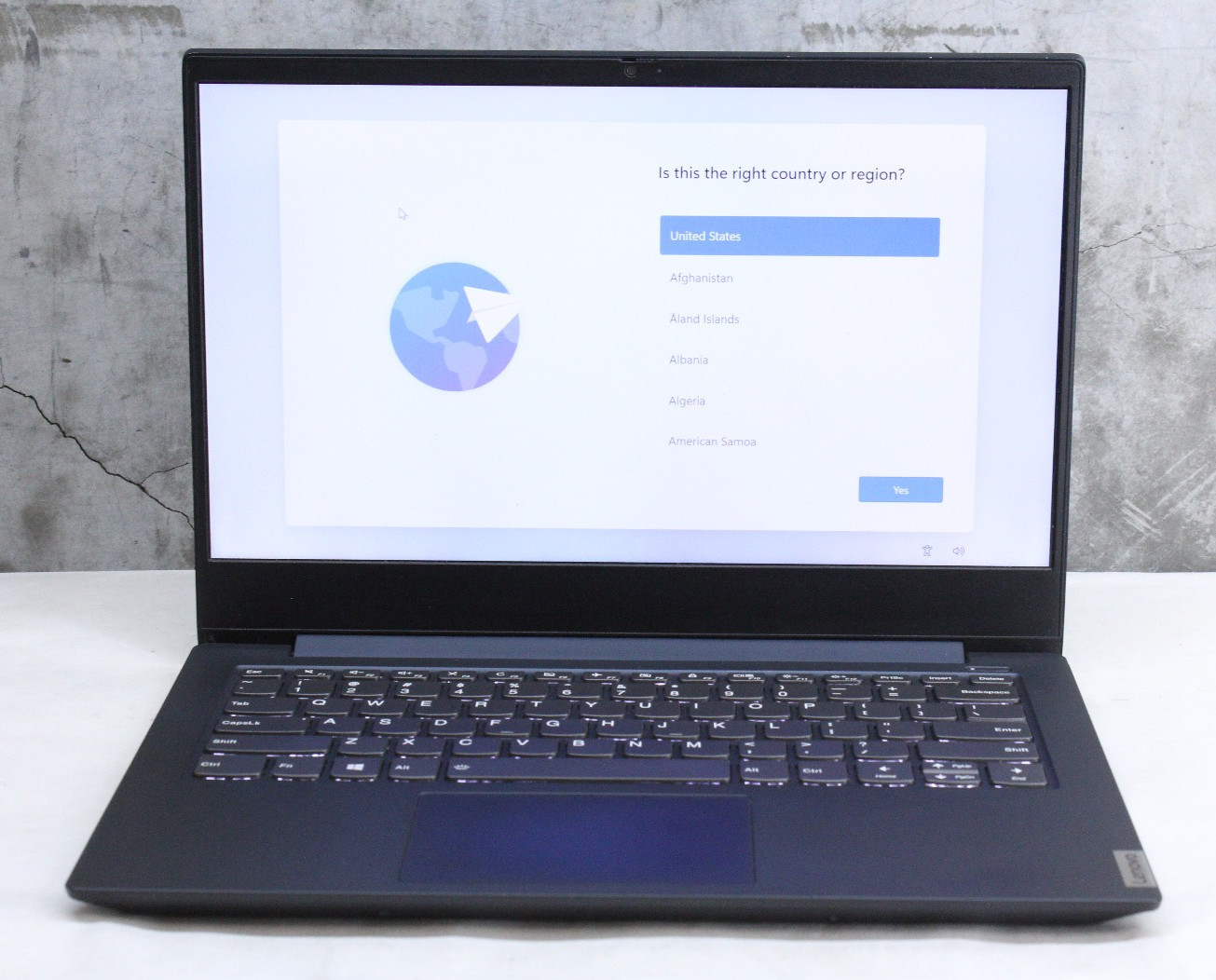 Lenovo IdeaPad S340 14IIL | i5-1035G1, 4GB Ram, 256GB NVMe, Grade B- Read