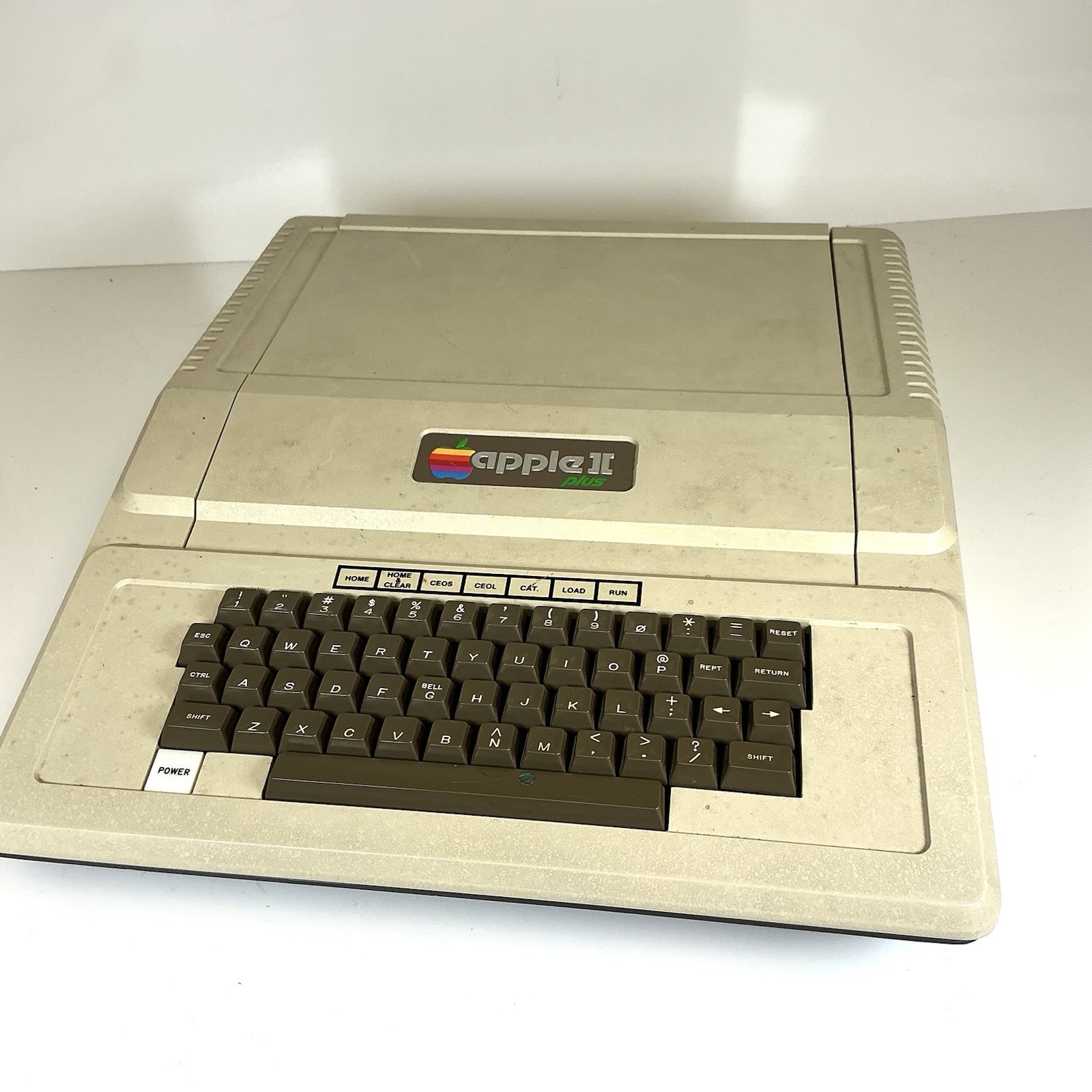 Apple II Plus Vintage Computer 64K Disk II Comm Cards Boots BASIC Keyboard Issue