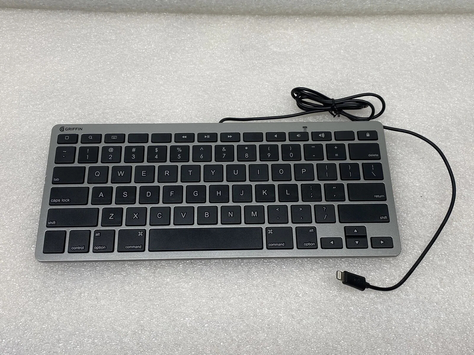 Griffin Wired Keyboard for iOS with Lightning Connector MOD-38326 iPhone iPad