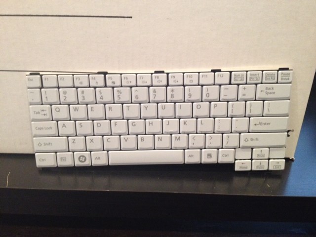 Fujitsu Lifebook B6110D B6210 Keyboard CP238854-XX CP240440-XX NEW OEM part