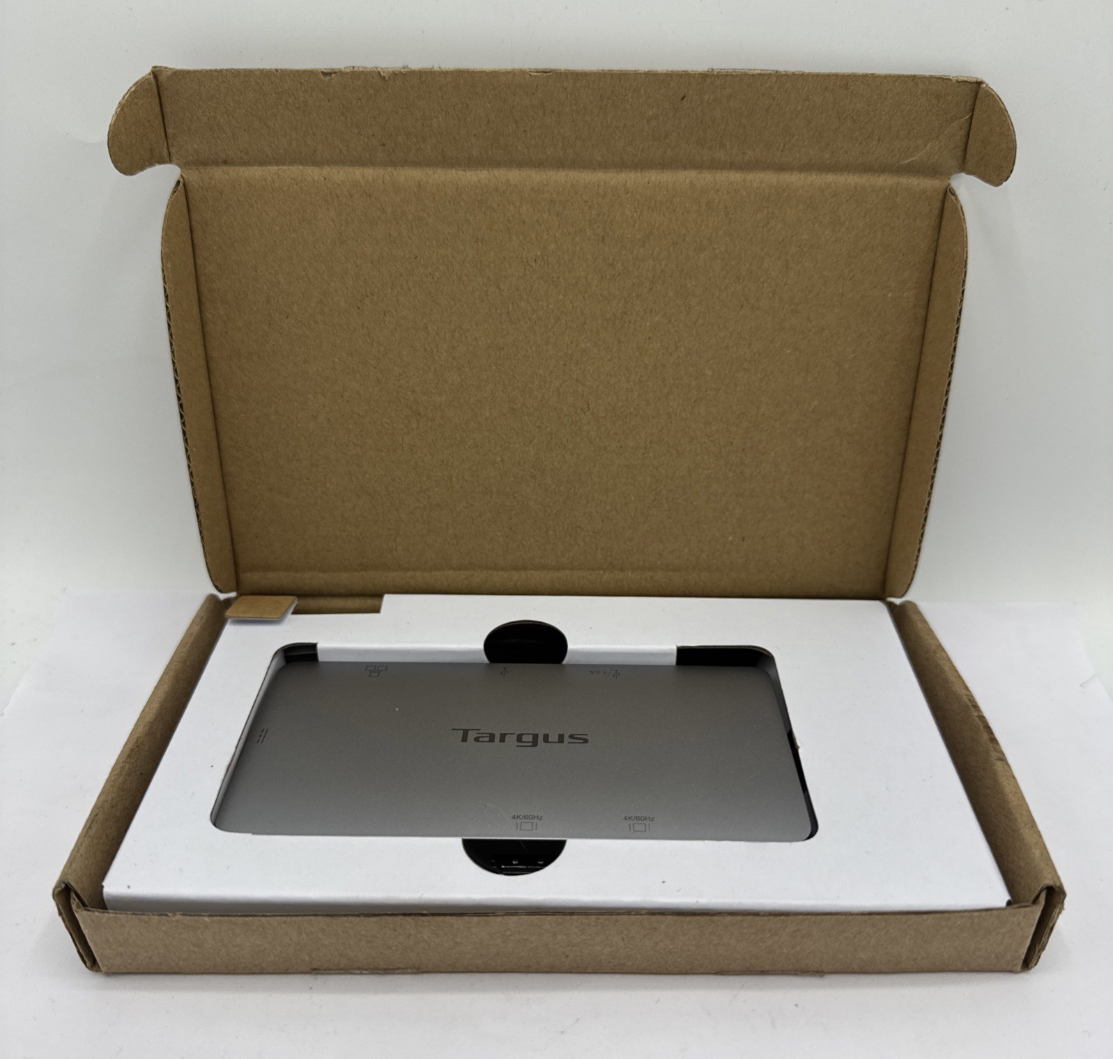 Targus DOCK428GLZ Docking Station - Power Delivery Pass-through