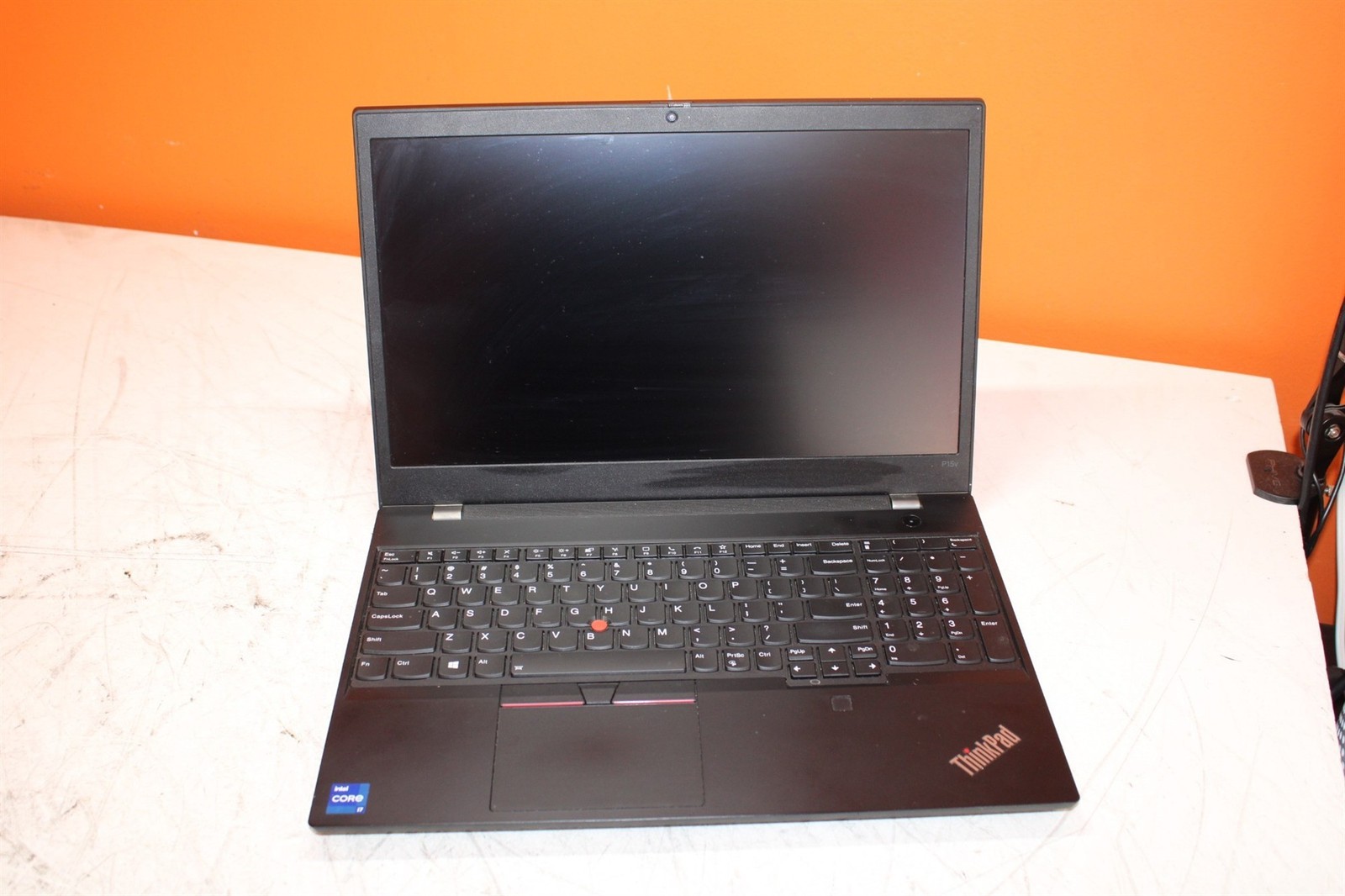 Scratched LCD Lenovo ThinkPad P15v Gen 2 Intel i7-11800H 2.3GHz 16GB 256GB T600