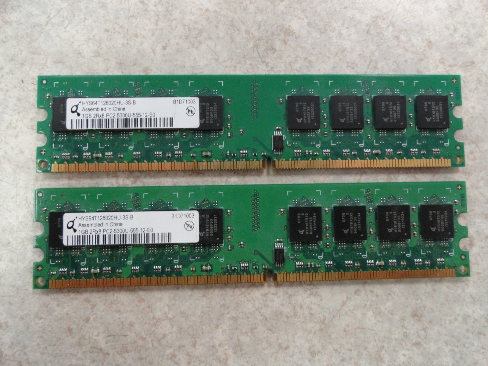 2x (Two) Qimonda 1GB PC2-5300 DDR2-667MHz non-ECC 240-Pin (HYS64T128020HU-3S-B)