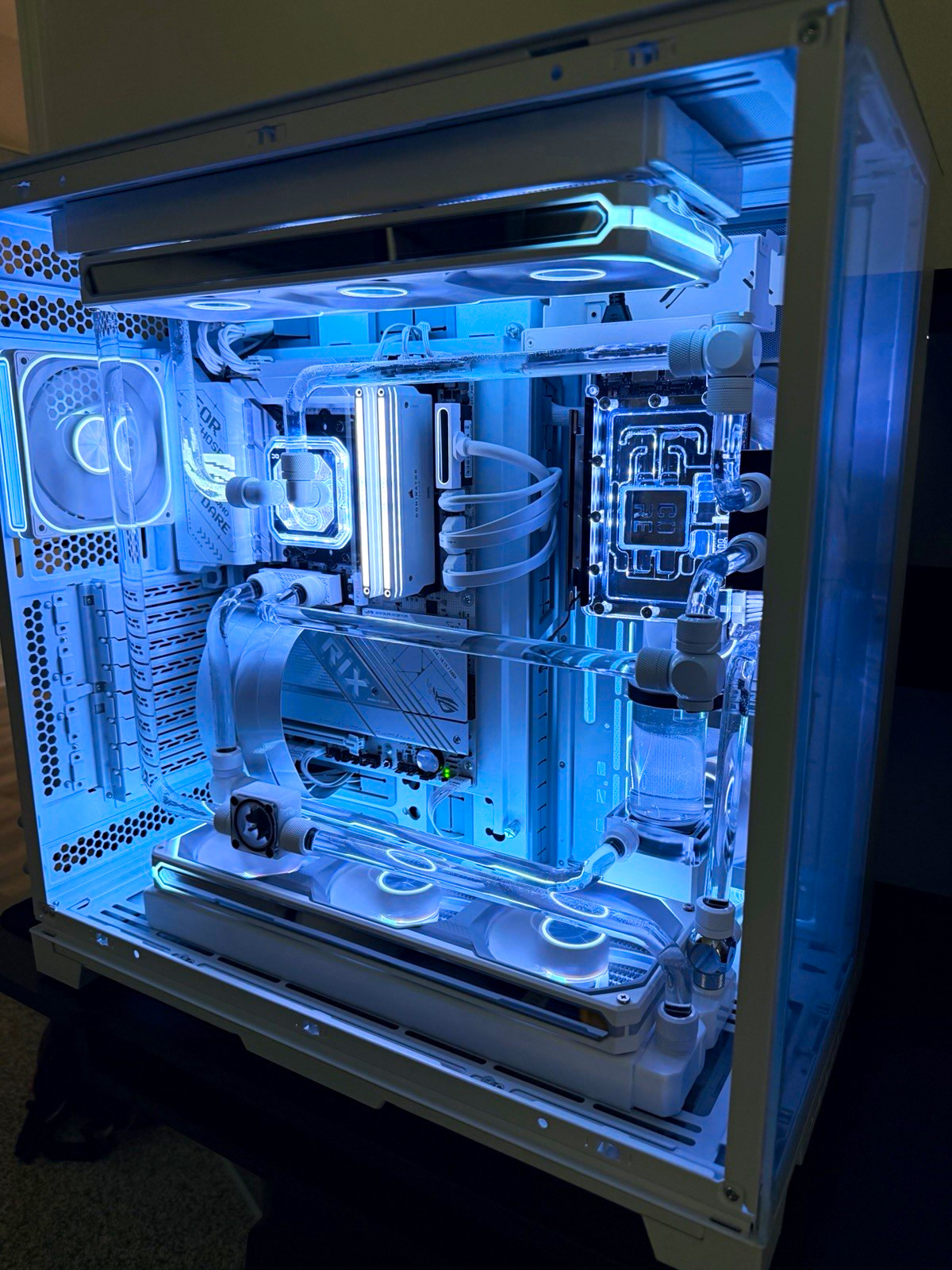 Custom Water-cooler Gaming PC Ryzen 9 9950x3D RTX 5080 32GB DDR5 RAM 2TB SSD