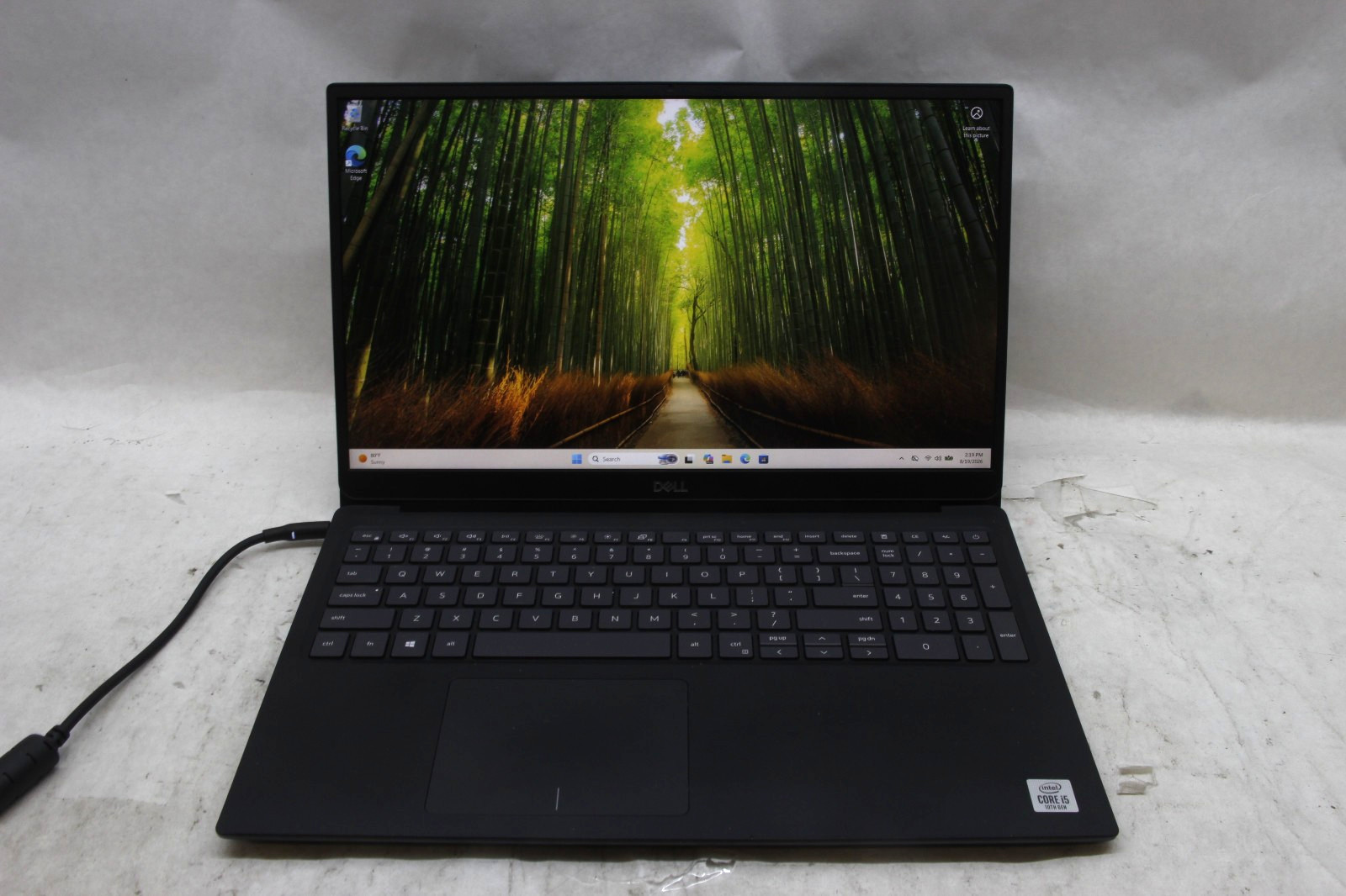 Dell Vostro 5590 15.6" Laptop i5-10210U 16 GB RAM 256 GB SSD Win 11 w/Charger