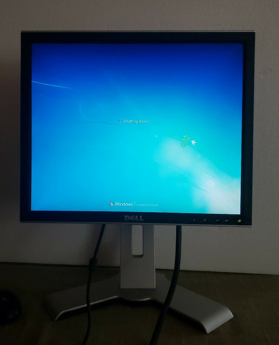 Dell 17" Computer Monitor Model 1708FPb With VGA and power cable