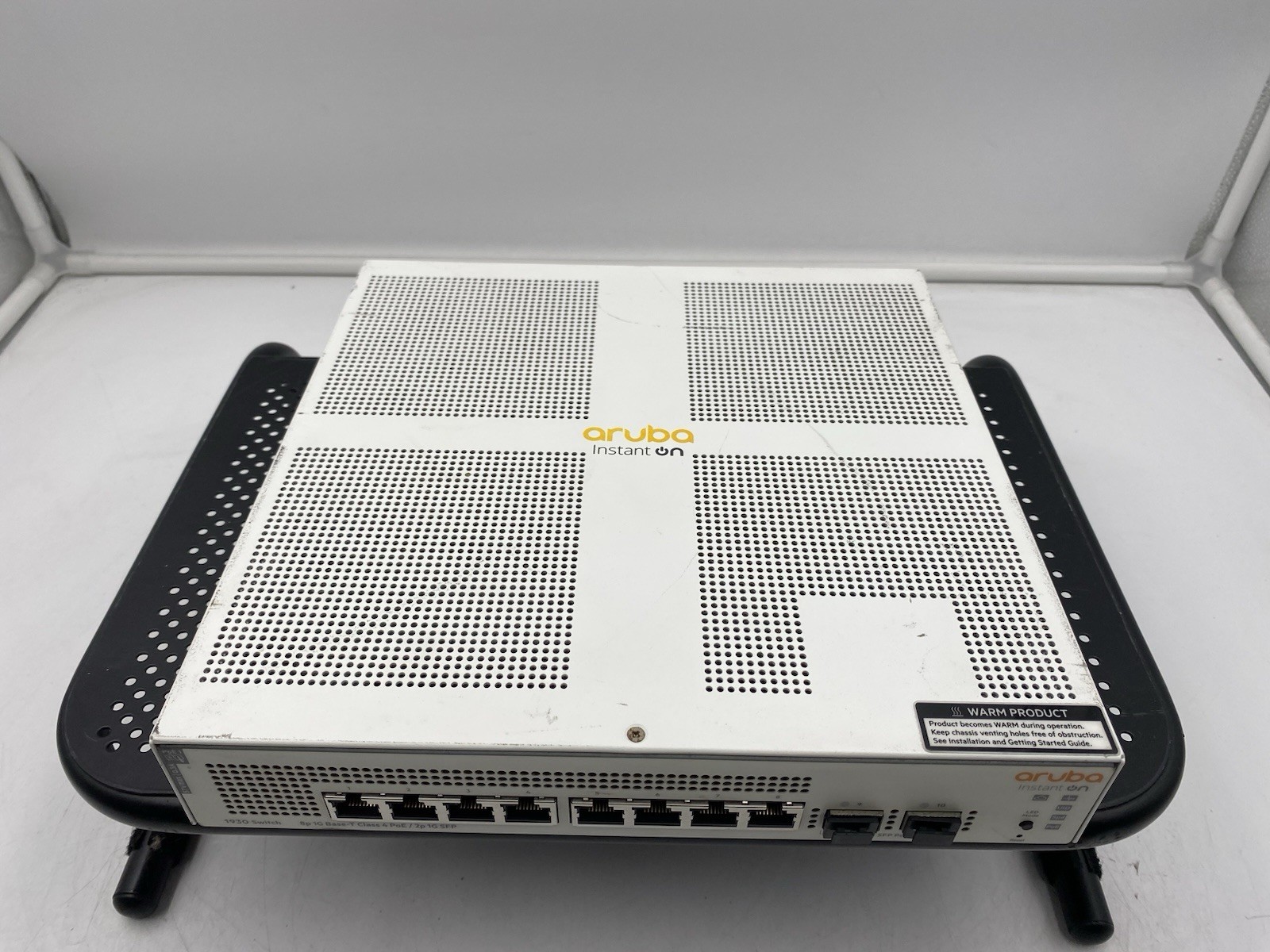 HP JL681A 8-Port Aruba Instant Network Switch