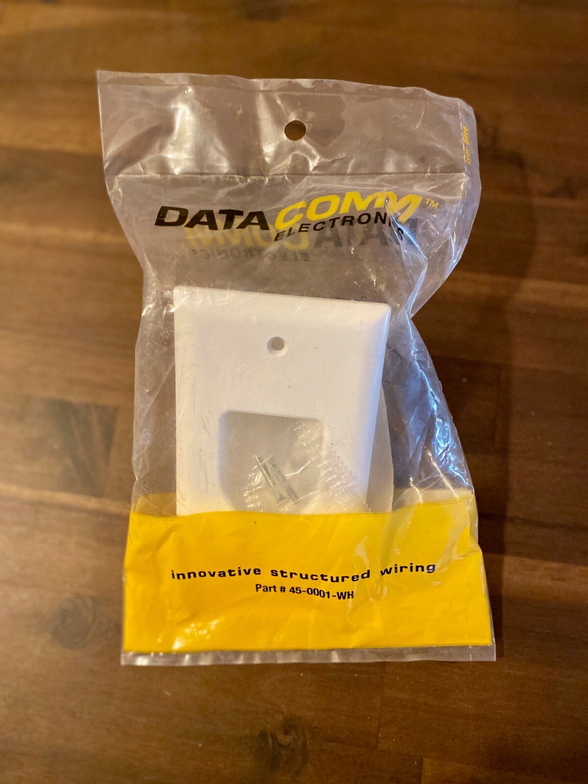 DataComm Electronics 45-0001-WH 1-Gang Recessed Cable Plate (White) 1PC