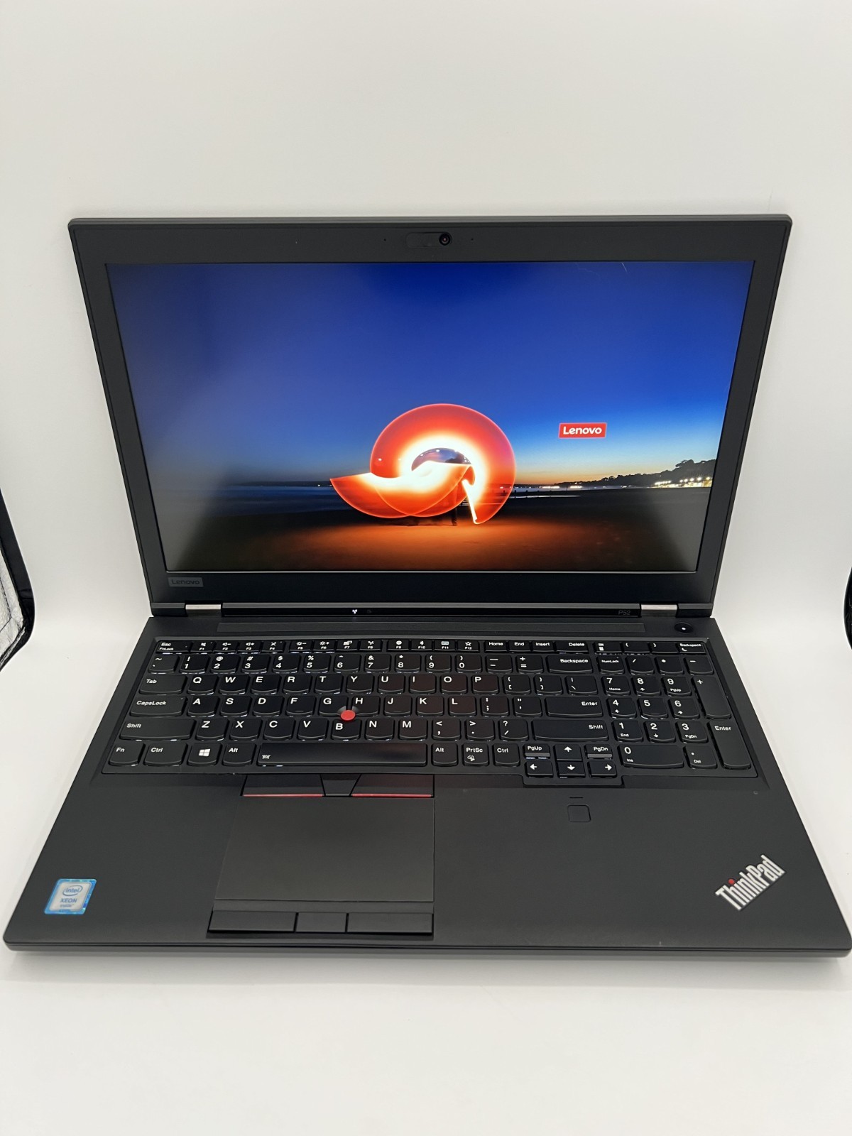 Lenovo ThinkPad P52 15.6" Xeon E-2176M 32GB 1TB NVMe Quadro P2000 92% Bat W11Pro