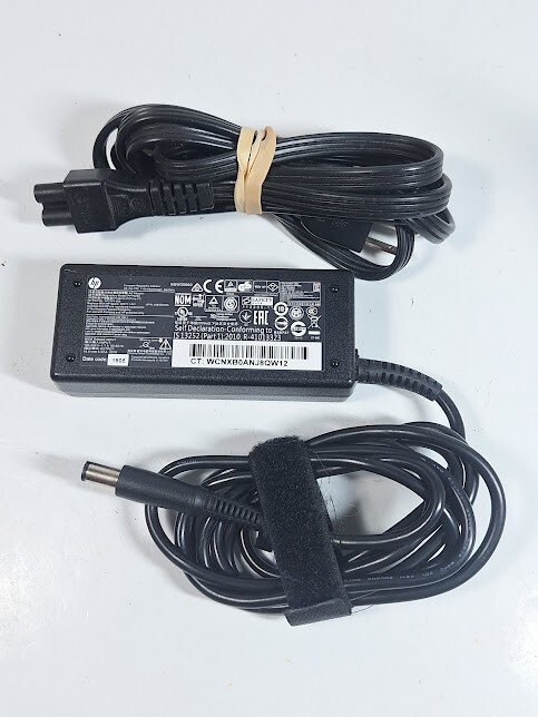 HP 677774-002 19.5V 3.33A 65W Genuine Original AC Power Adapter Charger