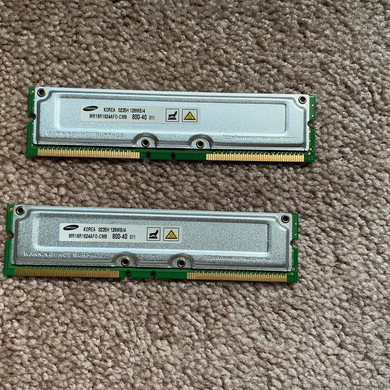 (2x 128MB) Samsung MR16R1624AF0  - CM8 800-40 128MB/4 ECC RDRAM Memory 