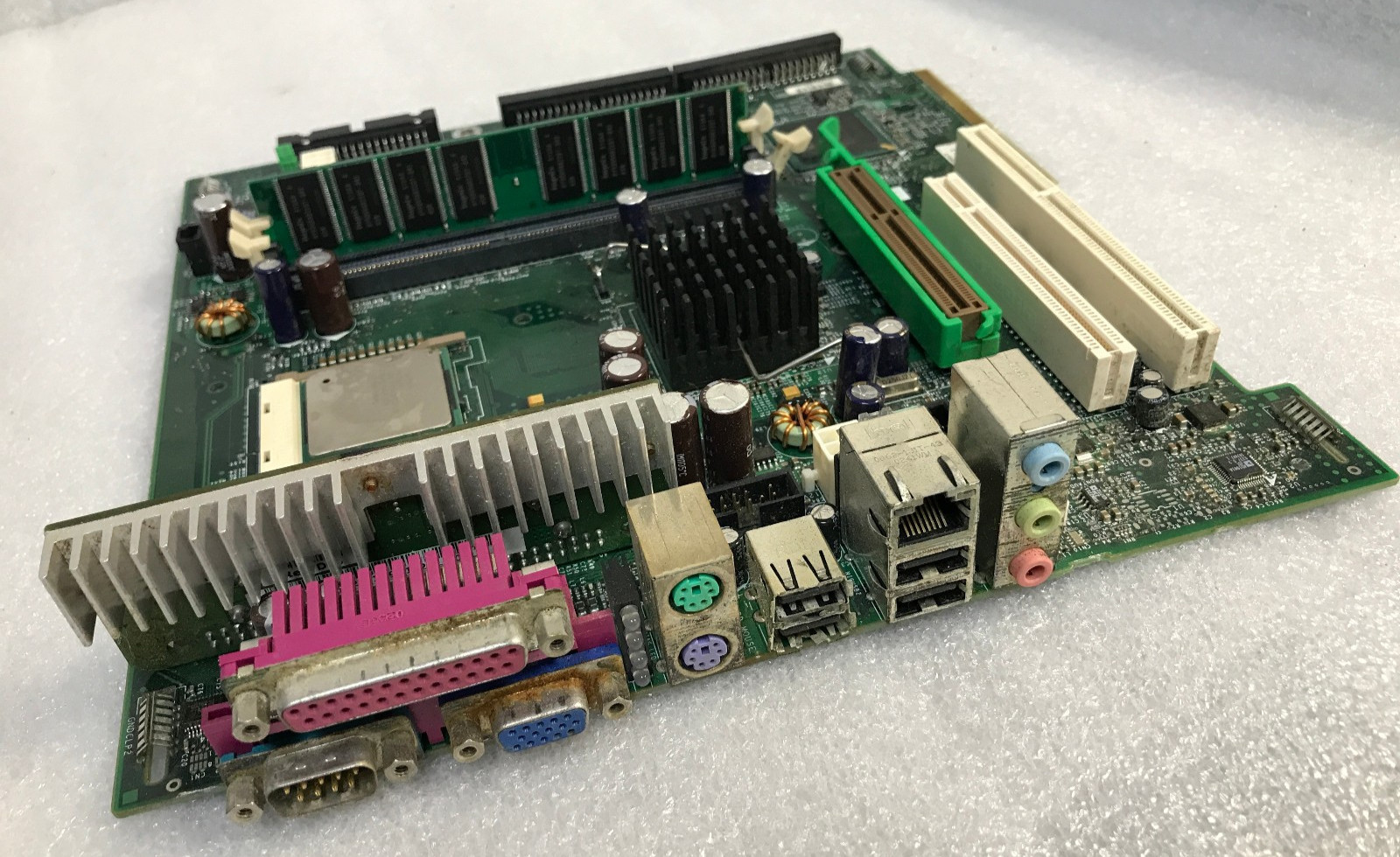 Dell CN-04T274 Motherboard W / SL67Y CPU & PC2100 Memory