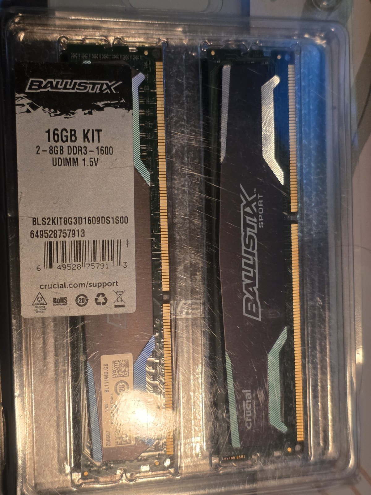 Crucial PC3-12800 8 GB DIMM 1600 MHz PC3-12800 DDR3 SDRAM Memory...