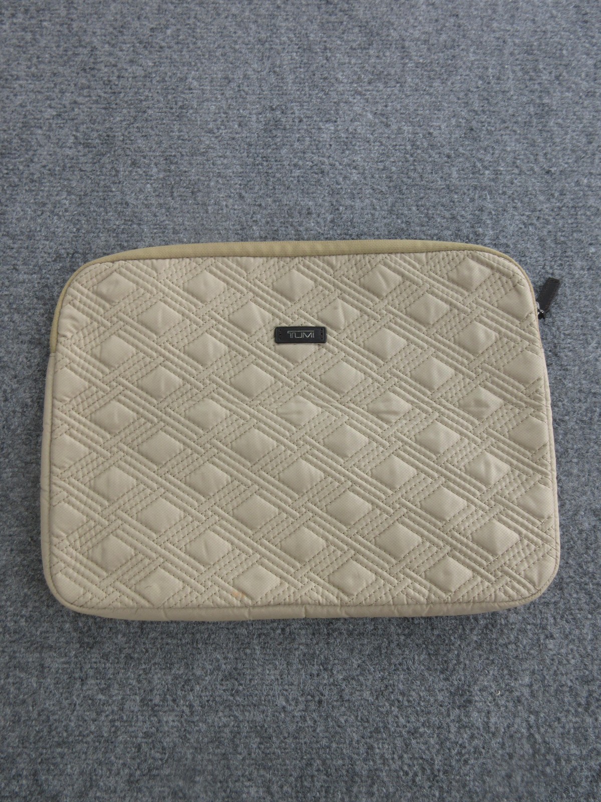 Tumi Laptop Sleeve Case Beige Padded Quilted Nylon Geometric Protective Computer
