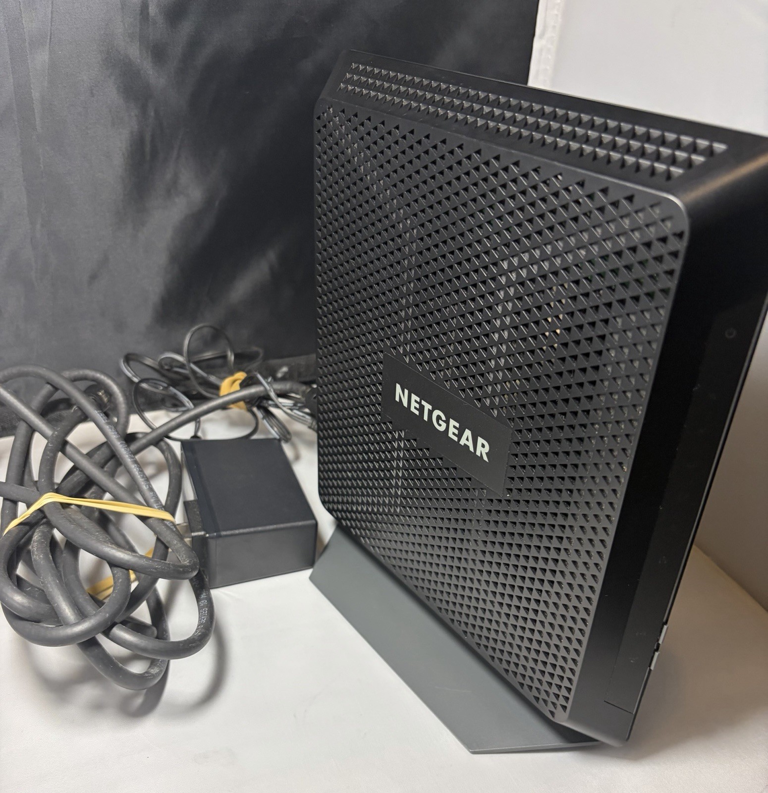 NETGEAR Nighthawk AC1900 4 Wireless-Wi-Fi Router - C7000-100NAS