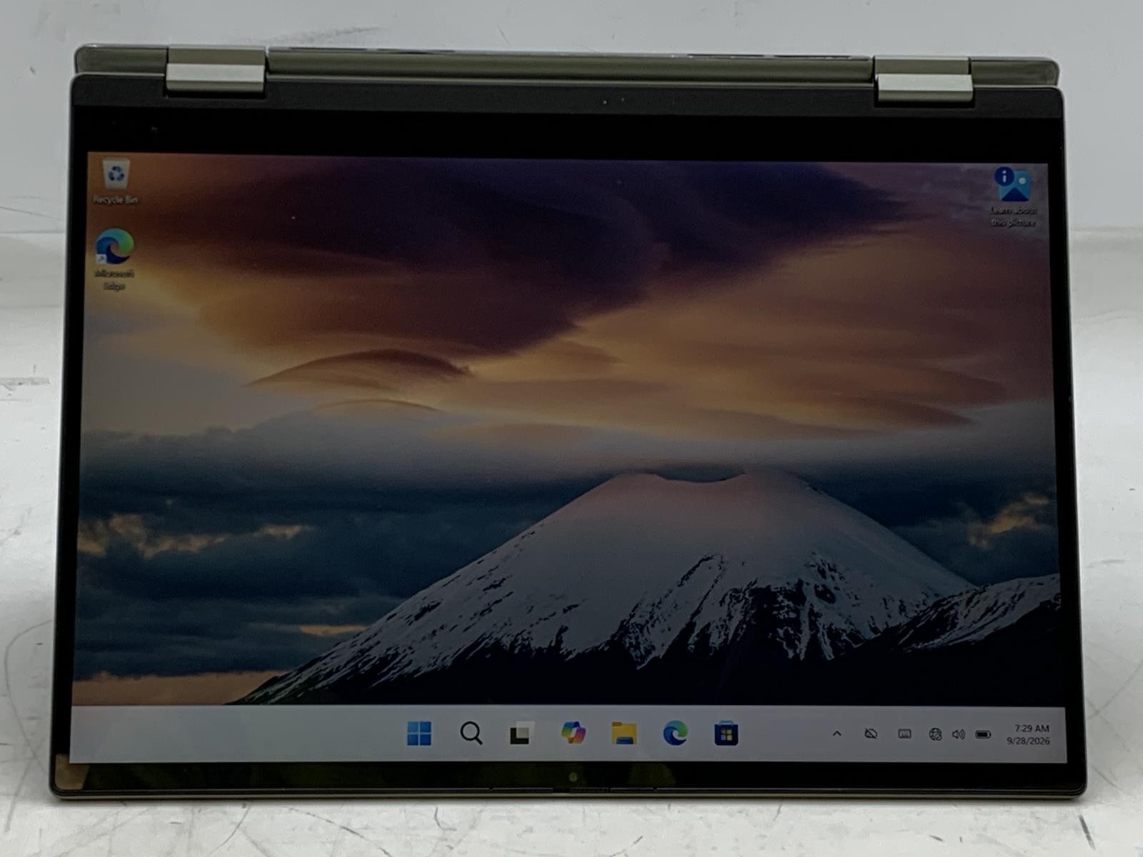 Dell Inspiron 14 7425 2n1 AMD Ryzen 7 5825U 512GB SSD 16GB DDR4 Windows 11 Pro