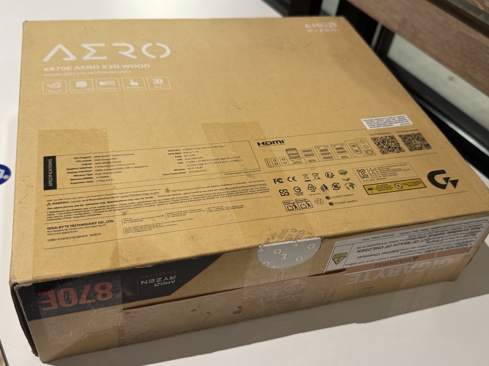 GIGABYTE X870E AERO X3D WOOD edition Motherboard socket am5. and risen. x3dturbo