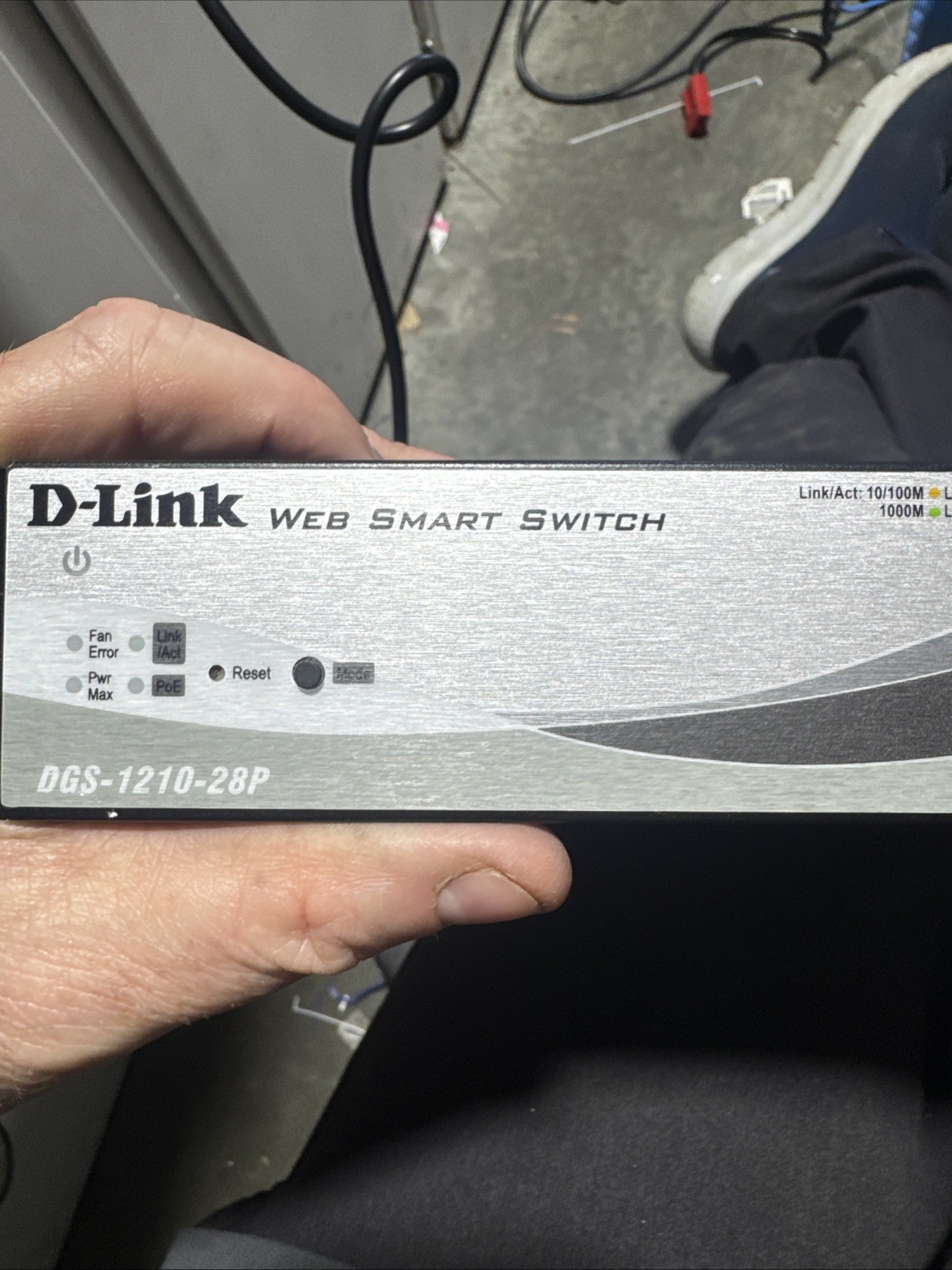 D-Link DES-1210-28P 28-Ports Rack-Mountable Ethernet Switch C2