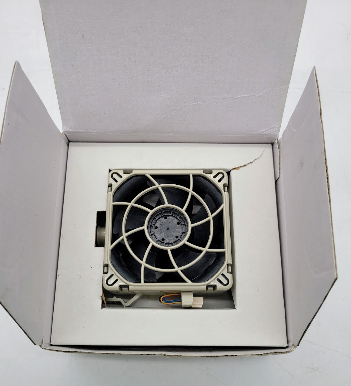Supermicro FAN-0182L4 80x80x38 mm, 9.4K RPM, Hot-swappable Middle Cooling Fan