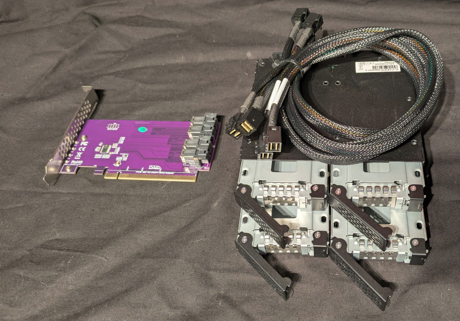 Icy Dock MB699VP-B NVMe 2.5 U.2/U.3 Hotswap Bay w/ Breakout Board & Cables