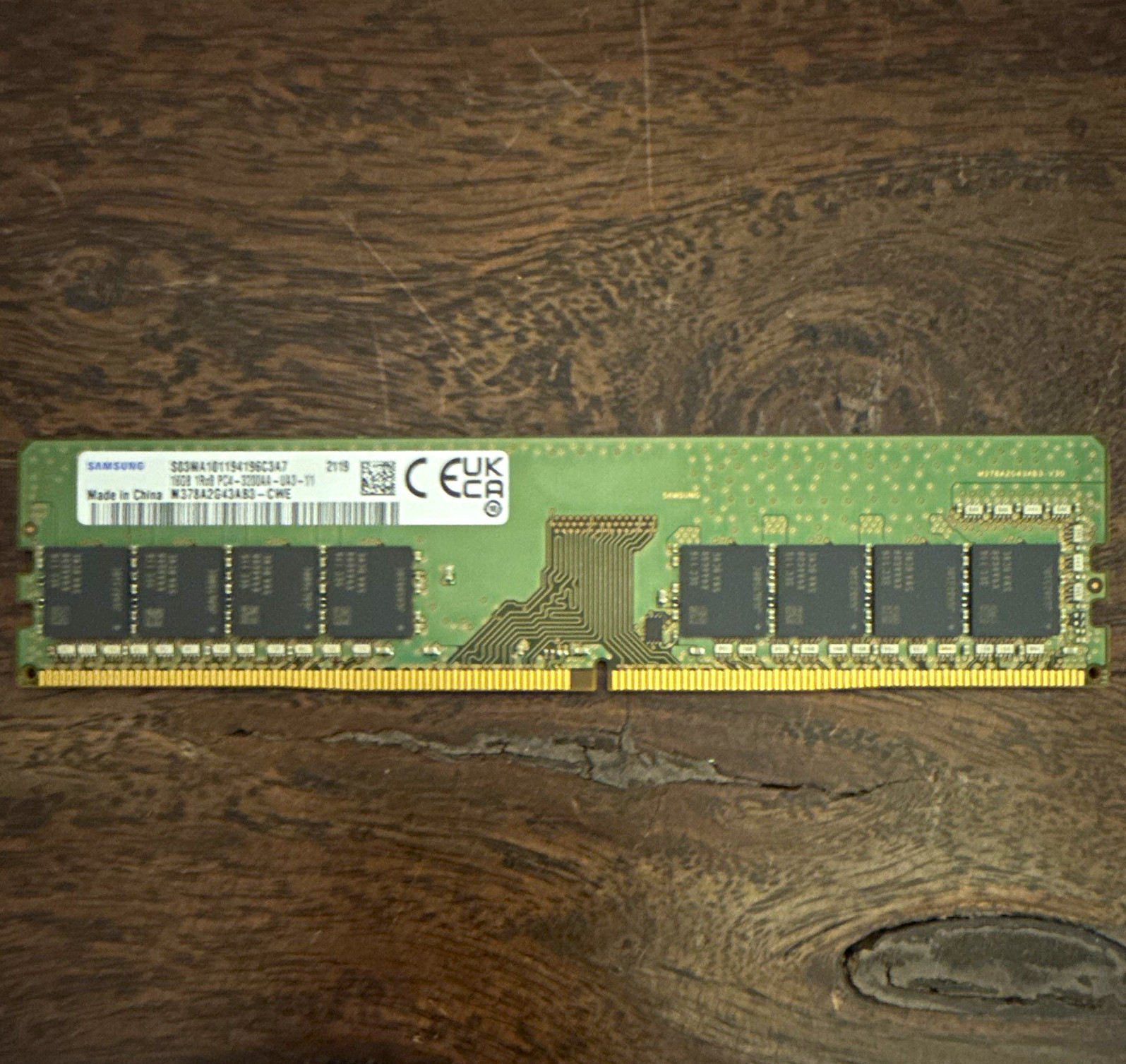 Samsung 16GB DDR4-3200 PC4-3200AA 288-Pin DIMM Non-ECC RAM M378A2G43AB3