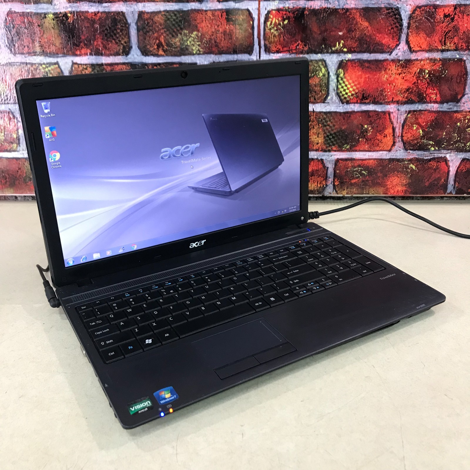 Acer TravelMate Retro Gaming Laptop AMD Athlon 2.20GHz 2GB RAM (Windows 7 Pro)