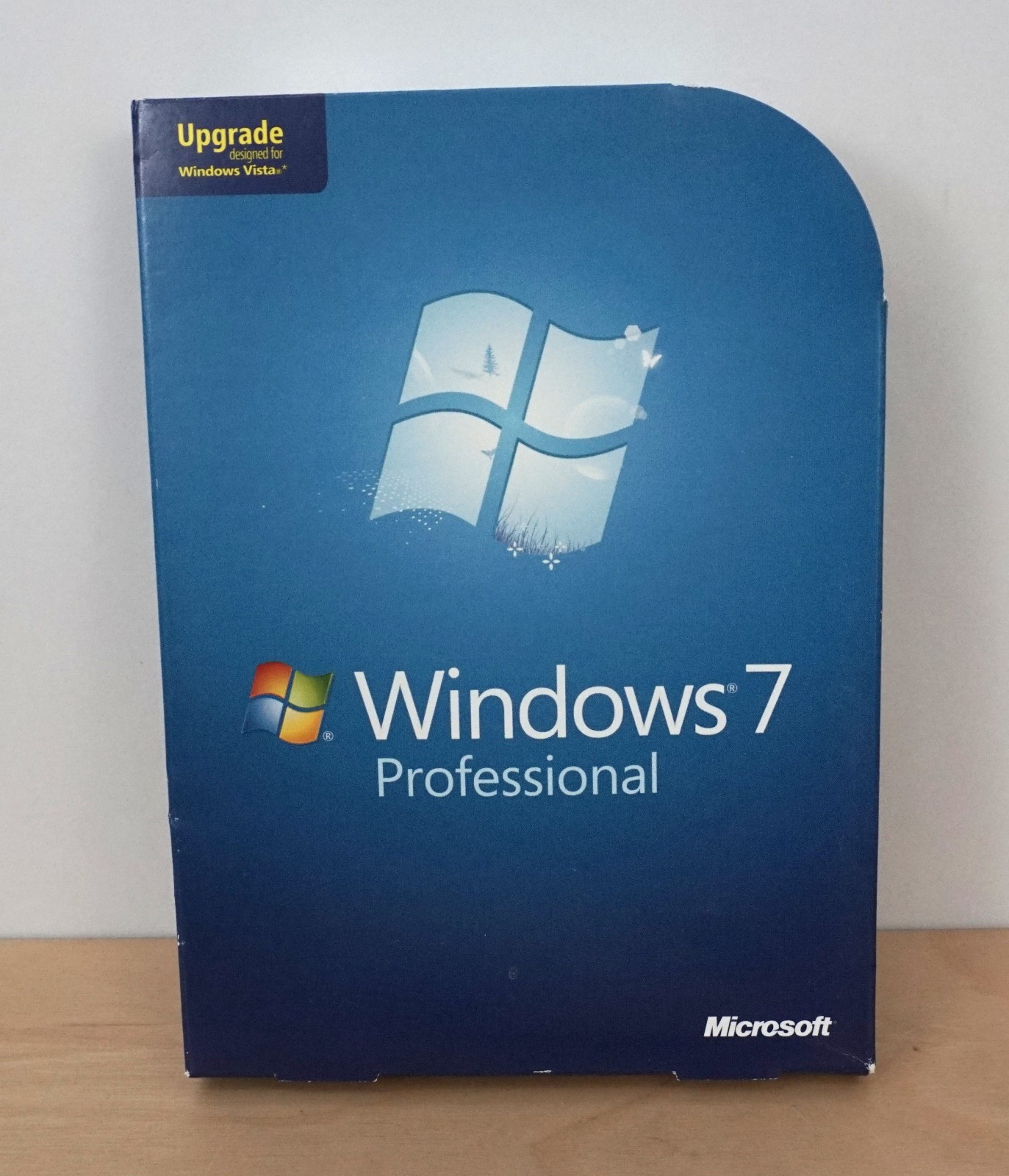 Microsoft Windows 7 Professional Upgrade 32/64 DVD with Key in Retail Box