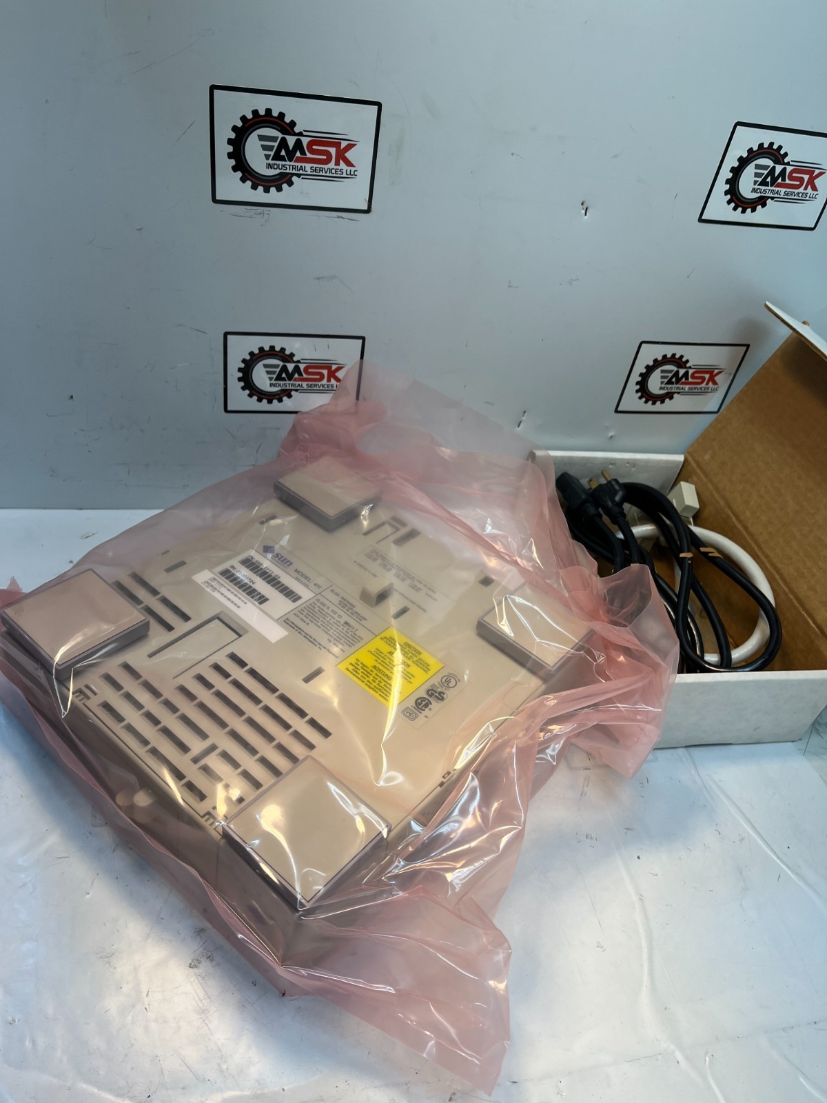 Sun Microsystems Model 411, 595-1711-03