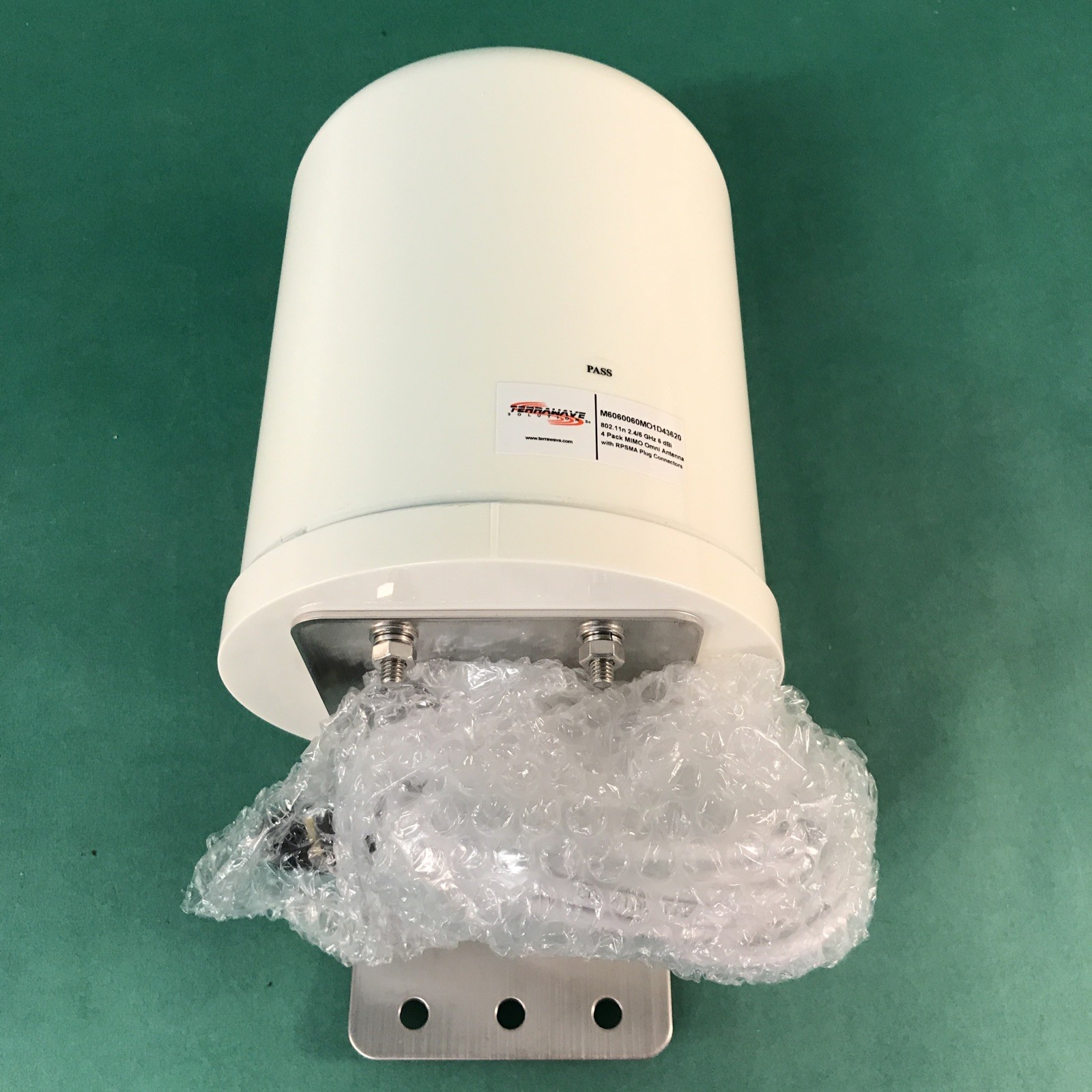 TerraWave M6060060MO1D43620 575525 2.4/5 GHz 6dBi MIMO Quad Omni Antenna - New