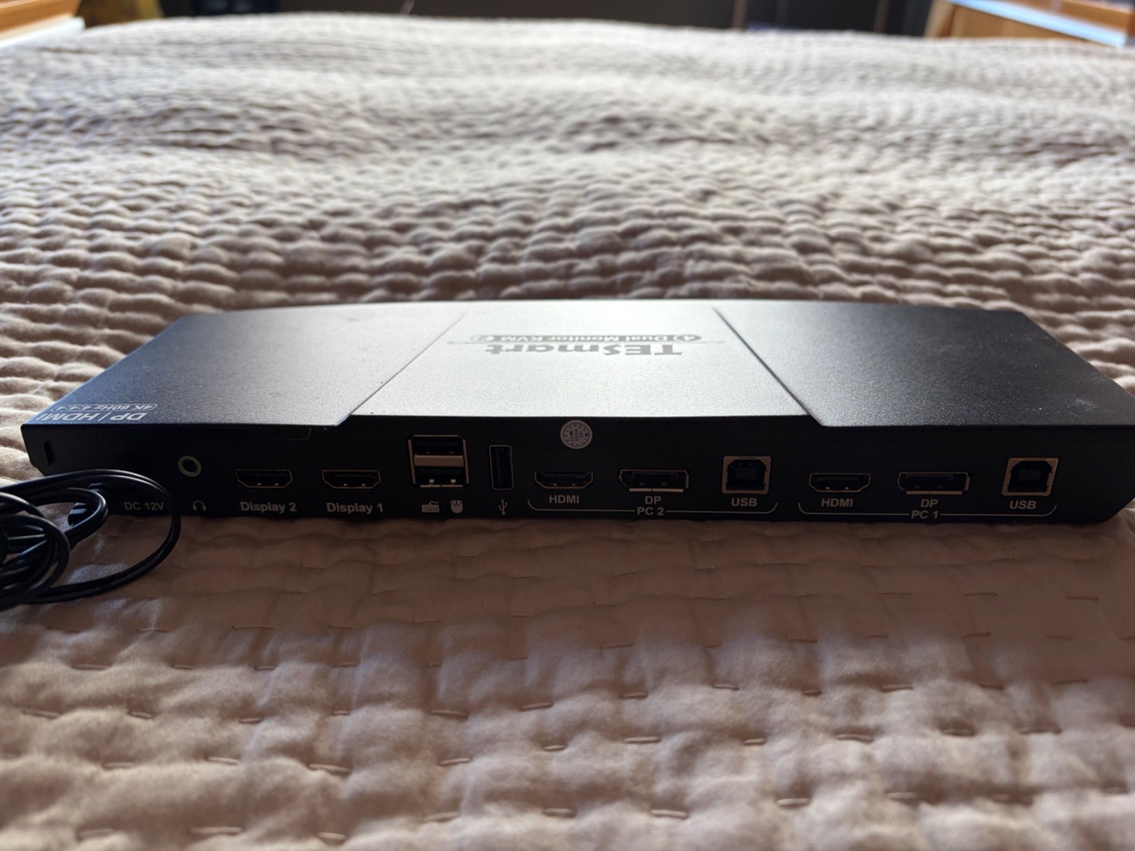 TESsmart 2-Way Dual Monitor KVM Switch