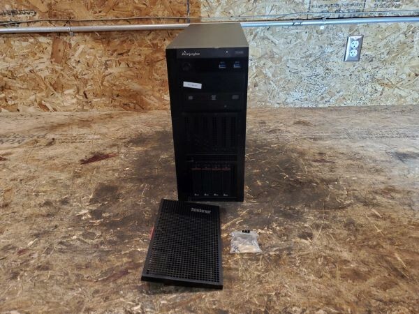 Lenovo ThinkServer TS440 Xeon E3-1245 v3 @ 3.40GHz 16GB Ram LSI MegaRAID