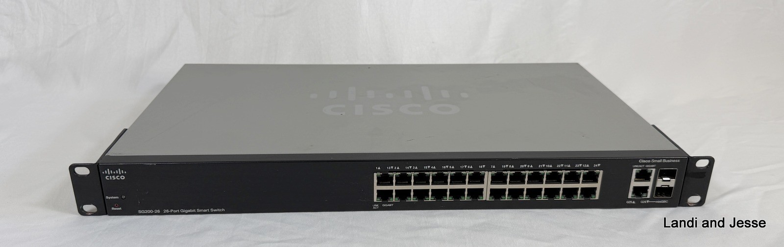 Cisco SG200-26 SLM2024T V02 26-Port Gigabit Smart Ethernet Switch w/ Rack Ears