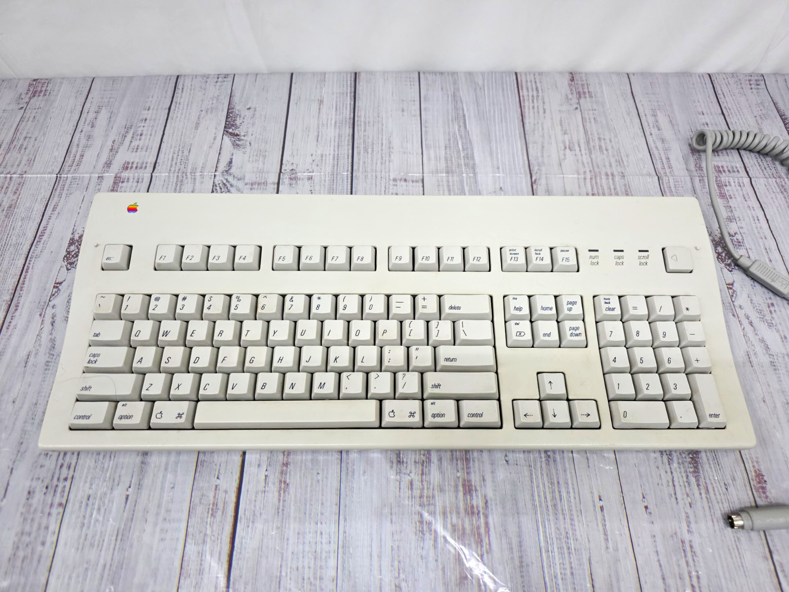 Apple Extended Keyboard II M3501 ADB Wired Beige QWERTY Numeric Keypad UNTESTED