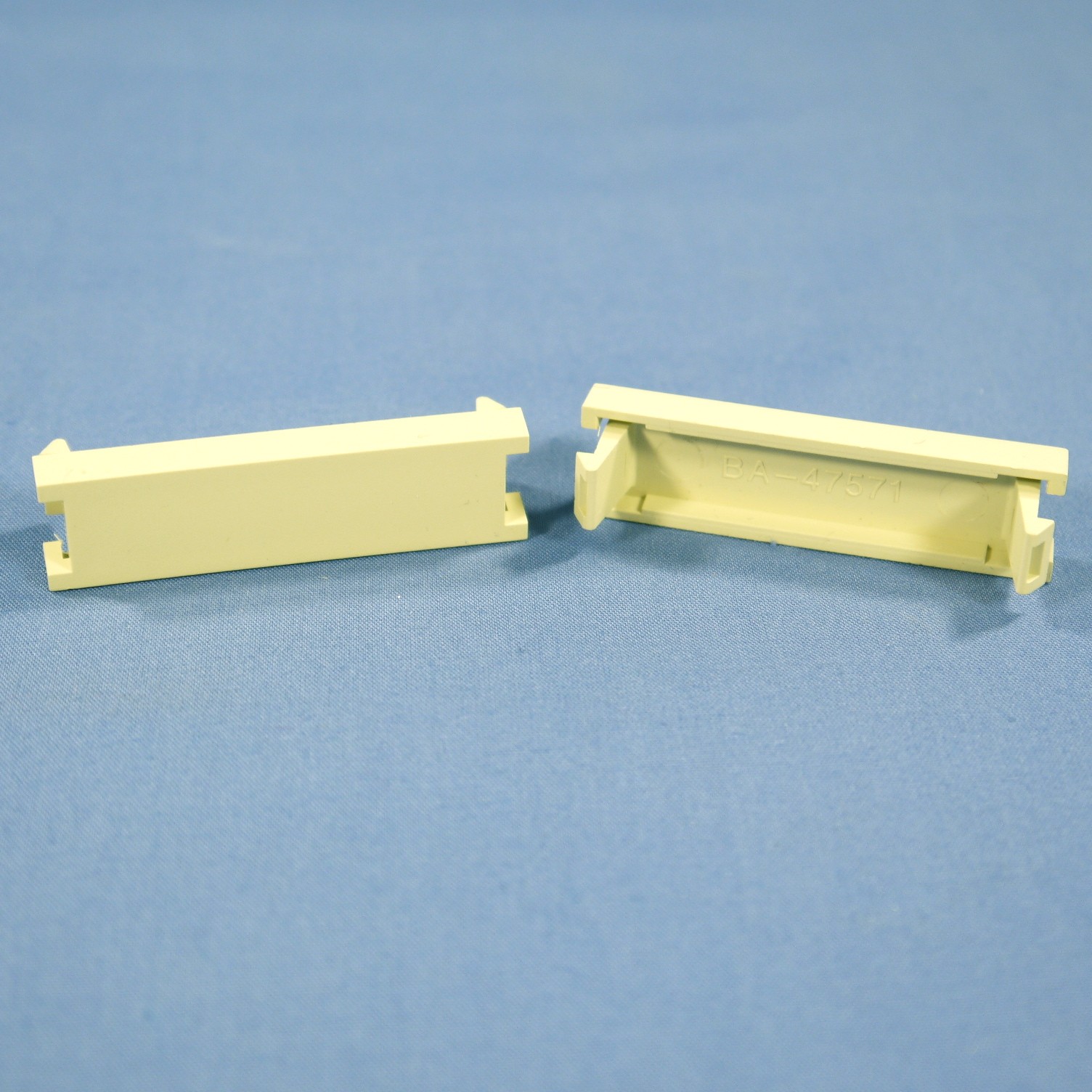 2 Leviton Ivory MOS Blank Wallplate Snap-In Insert Modules 0.5 Unit 41295-5BI