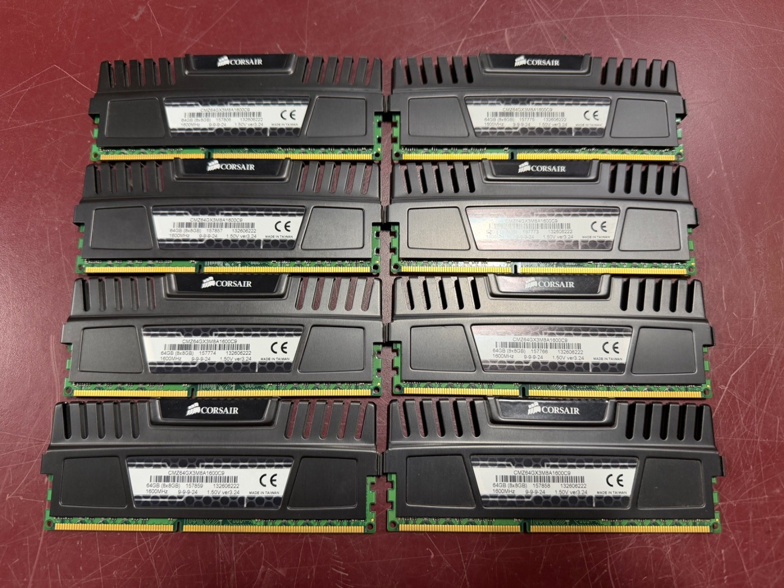 64 GB (8x8GB) corsair vengeance CMZ64GX3M8A1600C9 8GB Memory RAM 1600MHz