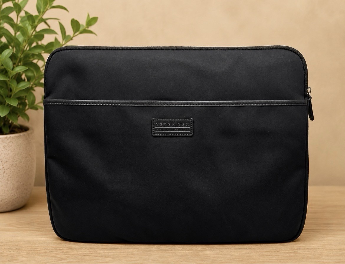 Levenger Laptop Sleeve Case Black 14” Nylon Padded Zip Work Business Bag