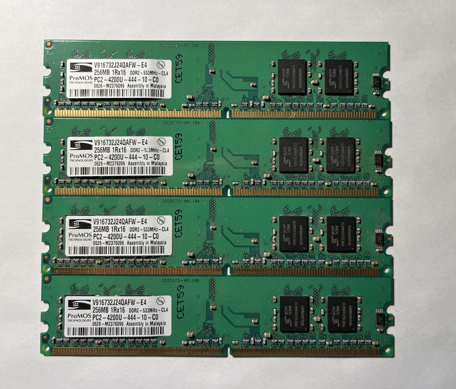Promos 1GB kit (4 x 256MB) PC2-4200U-444-10-C0 DDR2-533 Dimm  V916732J24QAFW-E4