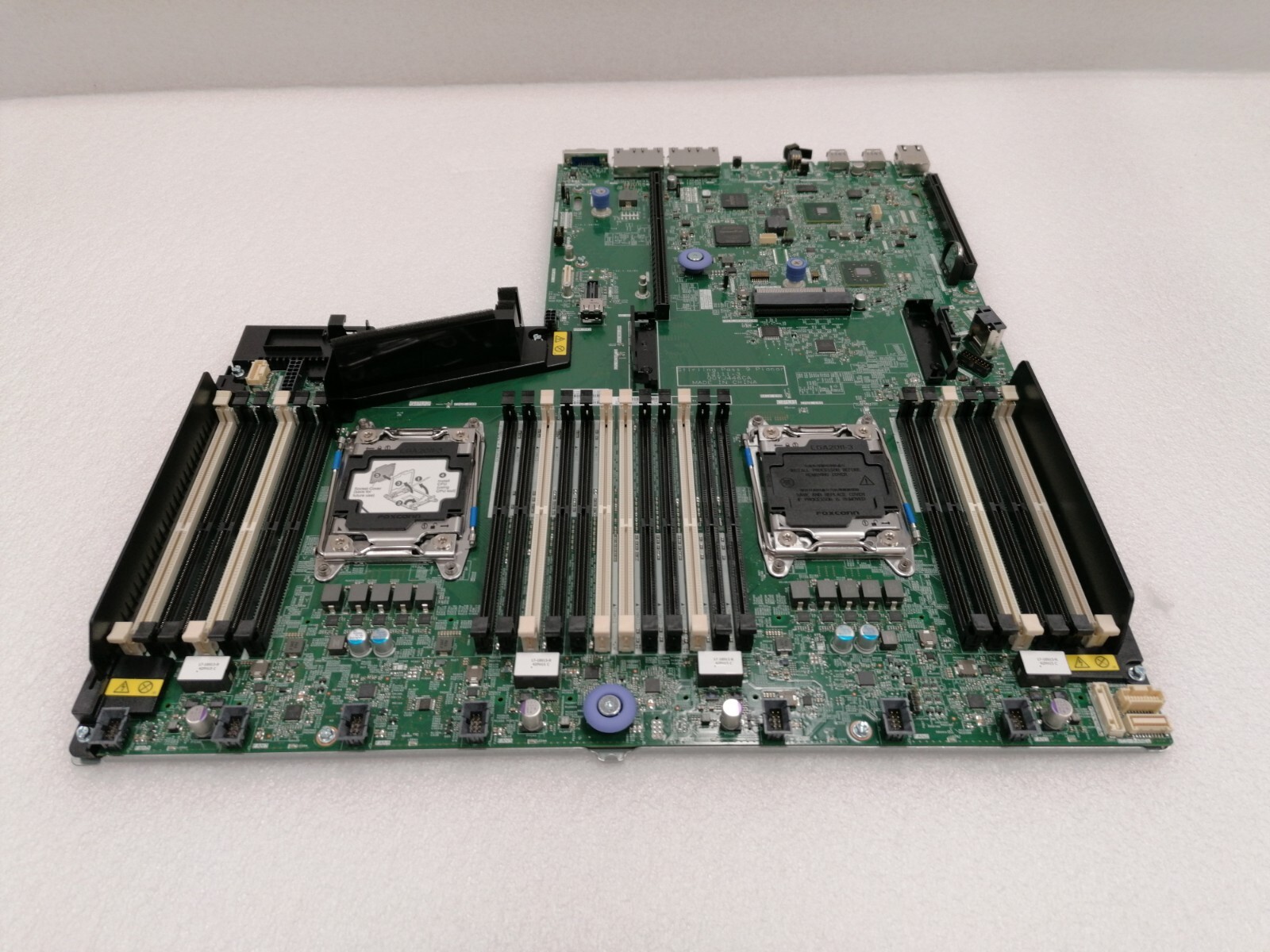 NEW MULTI-PACK X3550 M5 SYSEM BOARD TYPE 8869  FRU 00MV379