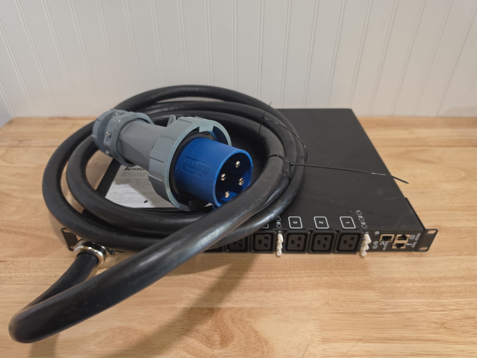 Lenovo 46M4003 Switched Monitored PDU 3-Phase 60A 1U IEC 309 Managed Rack PDU
