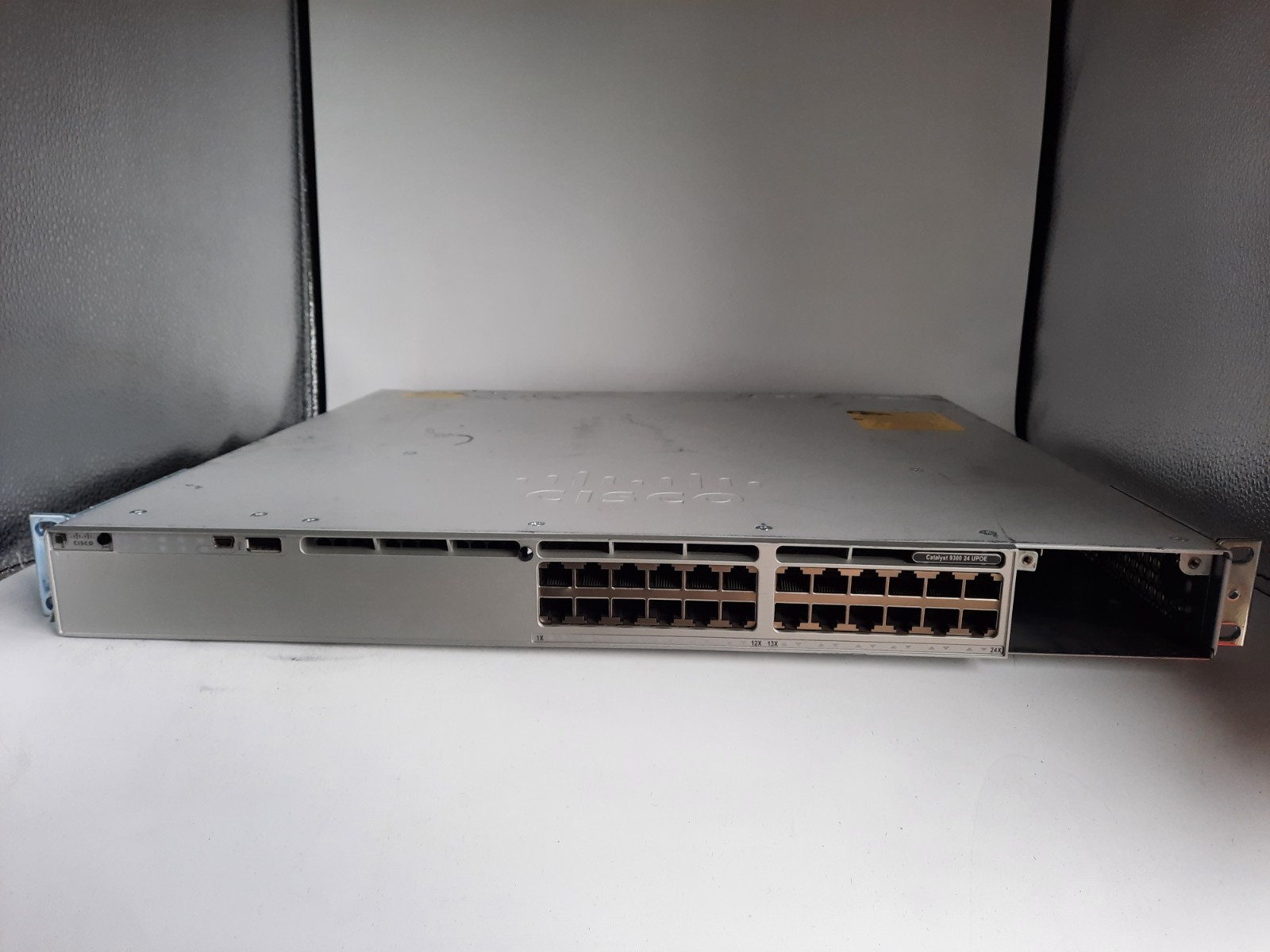 Cisco C9300-24U-E 24 UPOE 9300 Series BOOT FAIL No Power Supply FOR PARTS