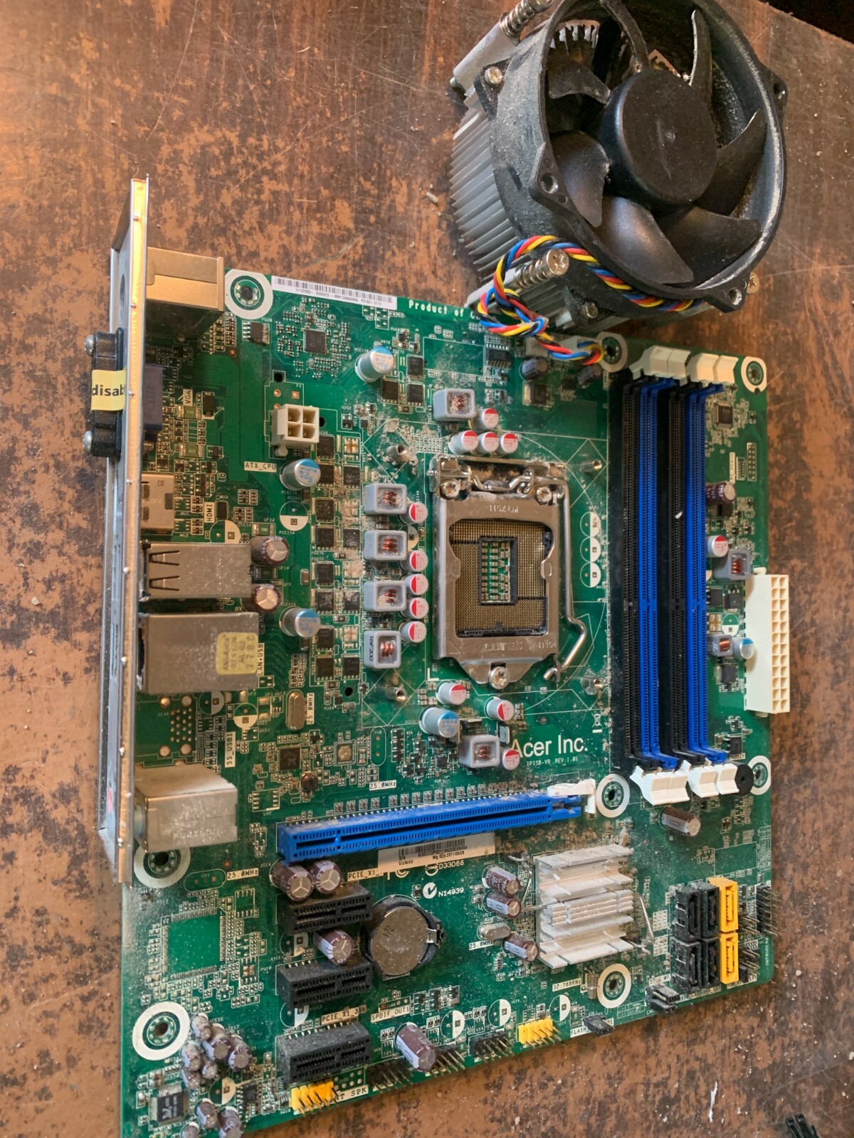 Acer IPISB-VR LGA 1155/Socket H2 DDR3 SDRAM Desktop Motherboard w/ I/O shield