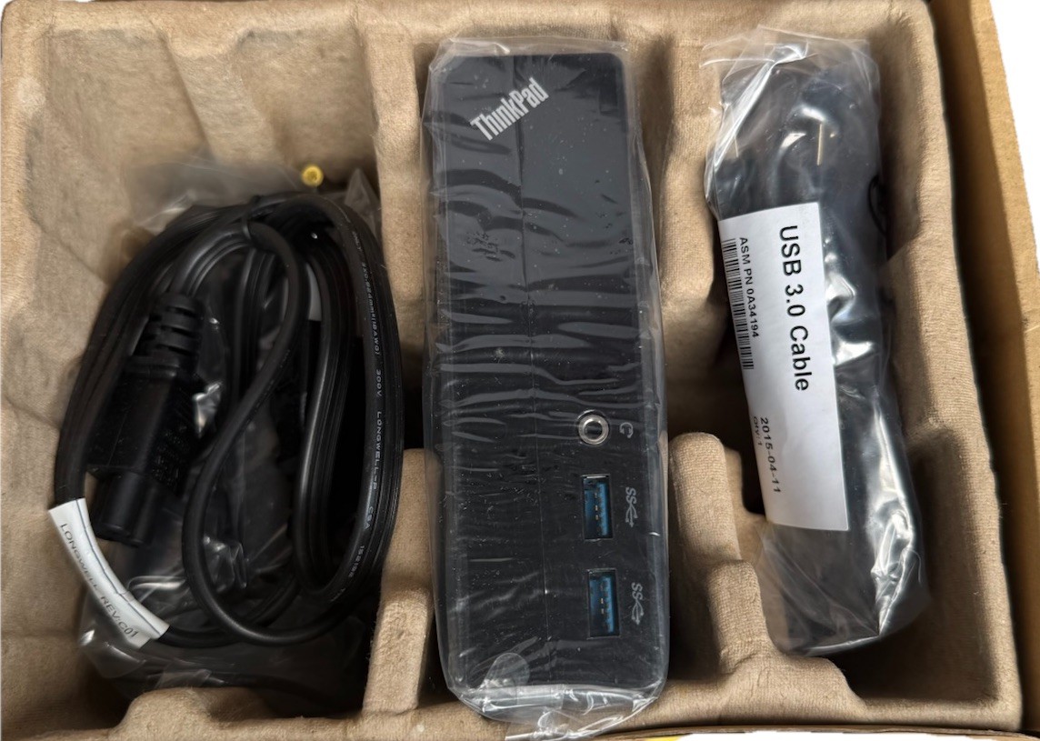 Lenovo ThinkPad 0A33970 USB 3.0 Docking Station US NEW