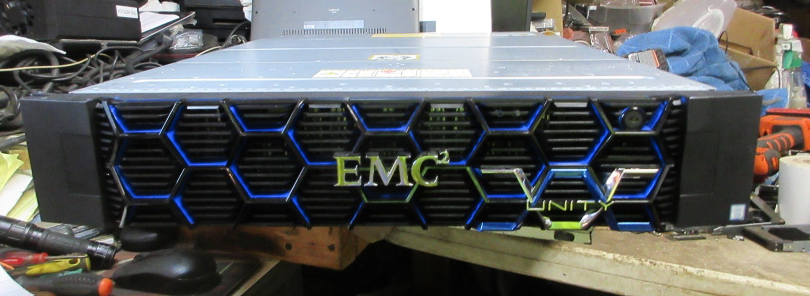 DELL EMC OPE25 Unity 300/300F 25x SFF Storage Array 11 X 1.2TB 10K SAS, 8X 200GB