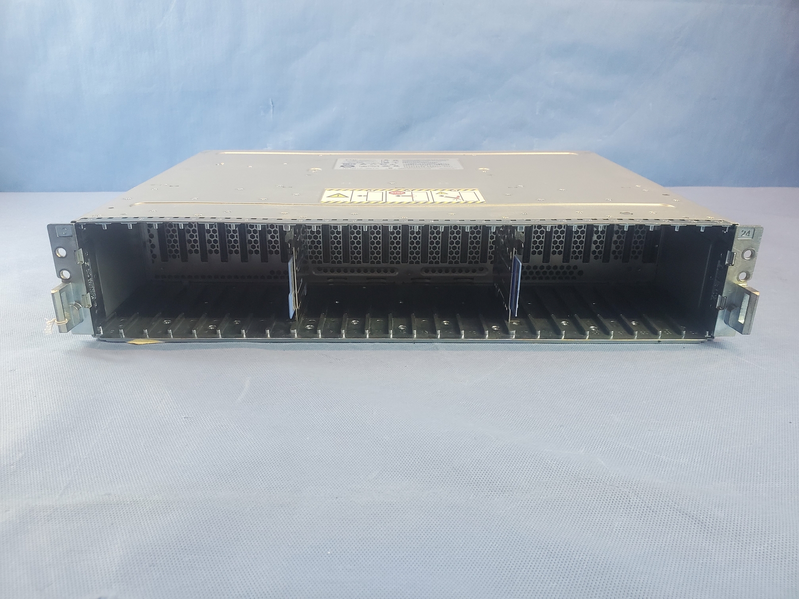 EMC XtremIO SAE 25x 2.5" 2U 6Gb/s SAS Hard Disk Expansion Enclosure 100-562-712