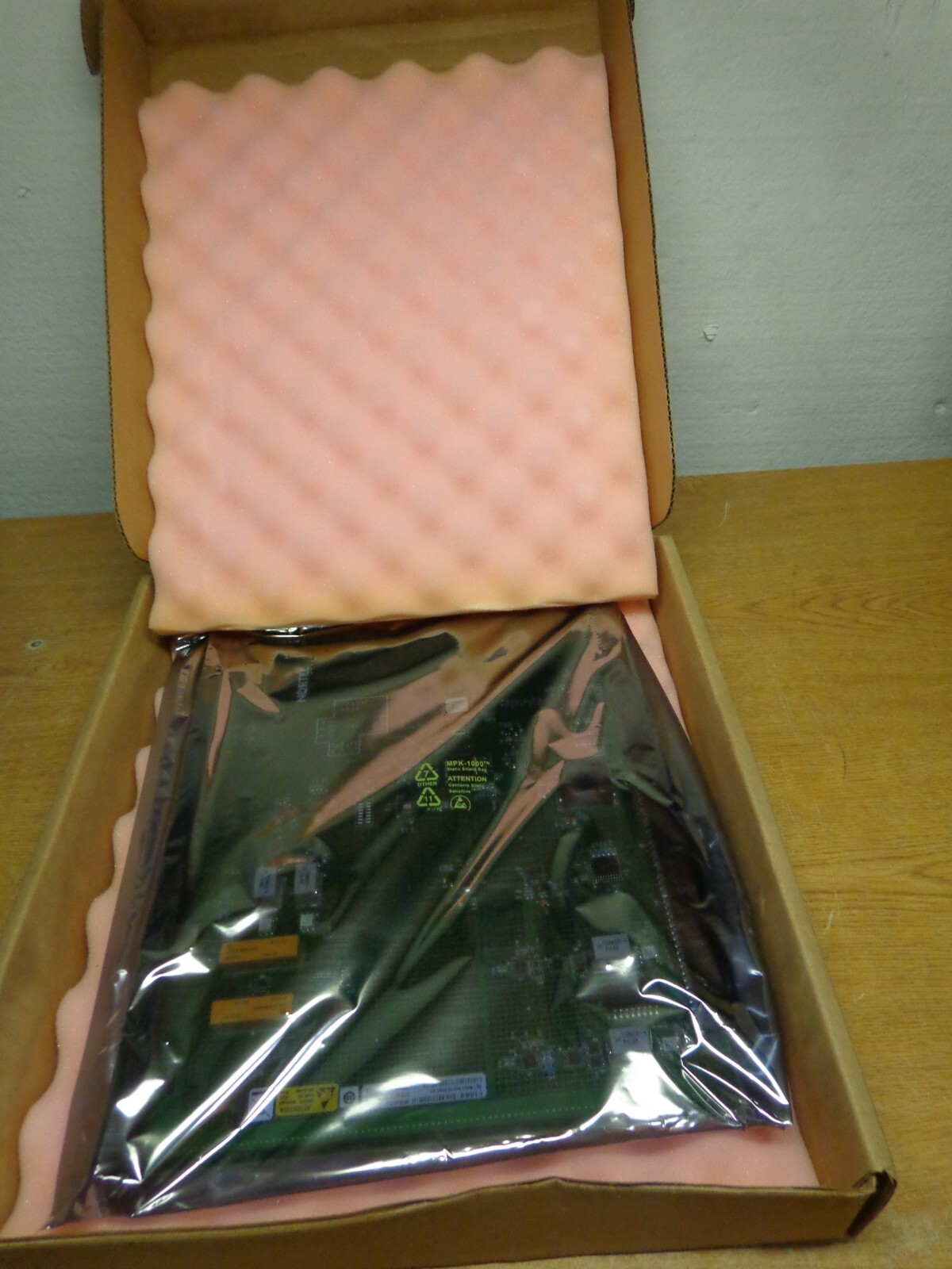 NEW (open box) AVAYA NTRB18DAE5 MGate Card DS30 RJ45 nortel