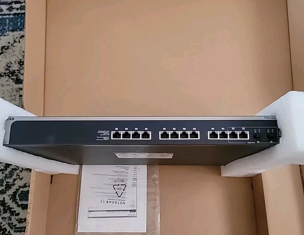 Netgear Prosafe Smart Switch XS712T-100NES 12-Port 2 SFP 10GB  SKU 11205