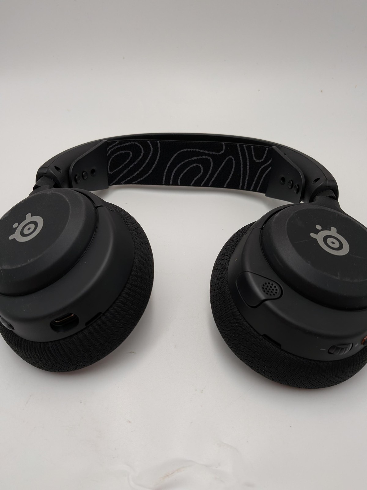 SteelSeries Arctis Nova 5 Wireless Multi-System Gaming Headset  Black/ No Dongle