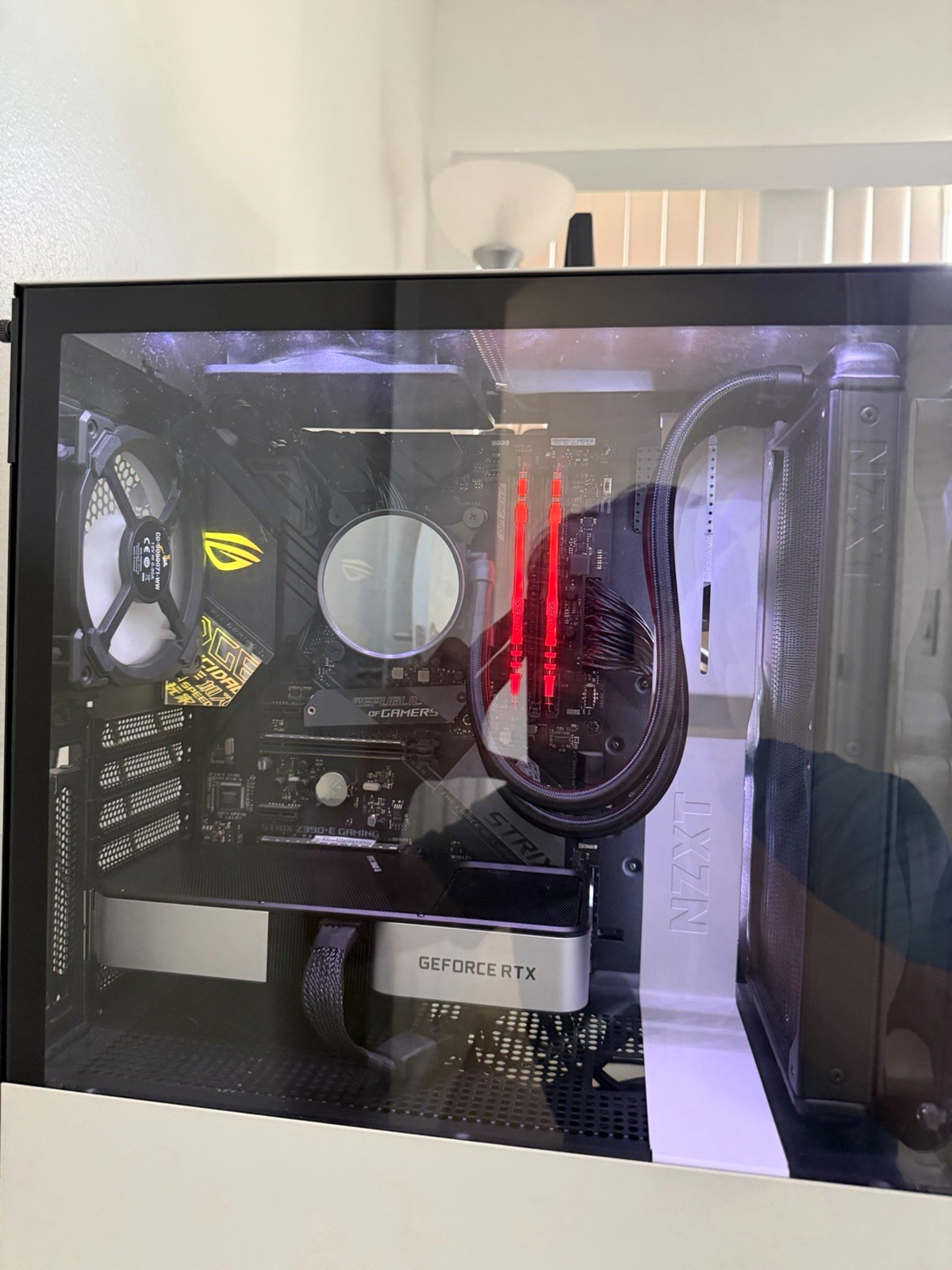 NZXT H500 White Tower i9-9900K 16GB RTX 3060 Ti 233GB SSD Win 11
