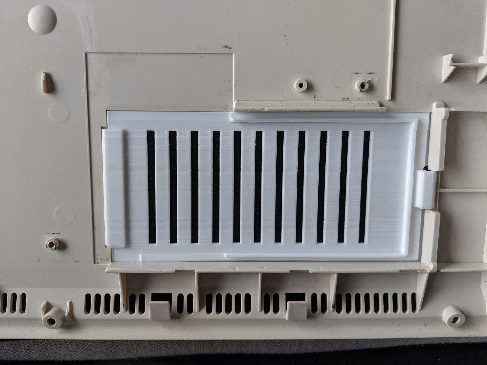 Amiga Cover Trapdoor Vented 1200 White Memory Bottom Cover